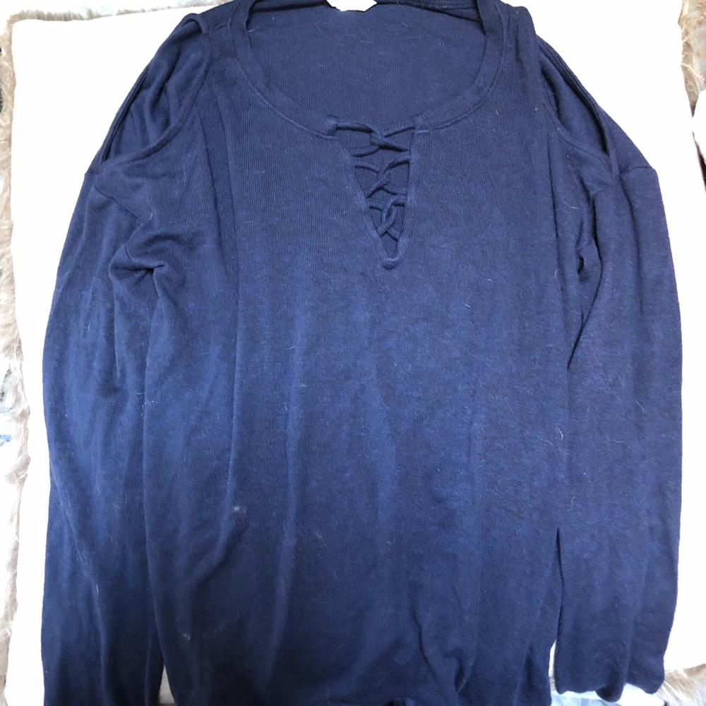 Aeropostale shirt with cut outs on shoulder